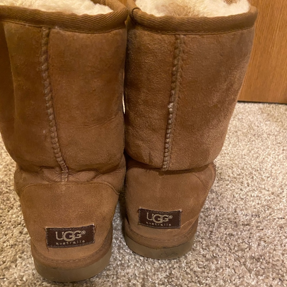 Short tan Ugg boots